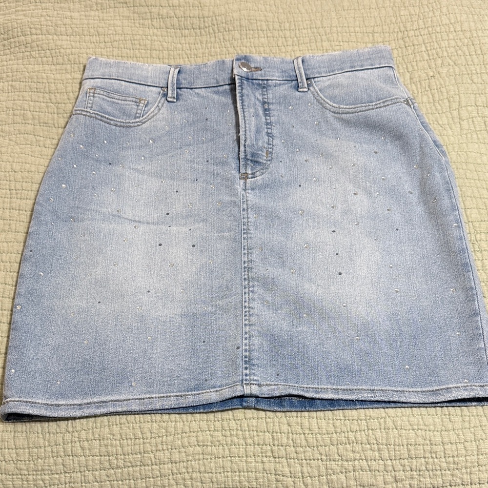 G by Giuliana Light Wash Denim Mini Skirt